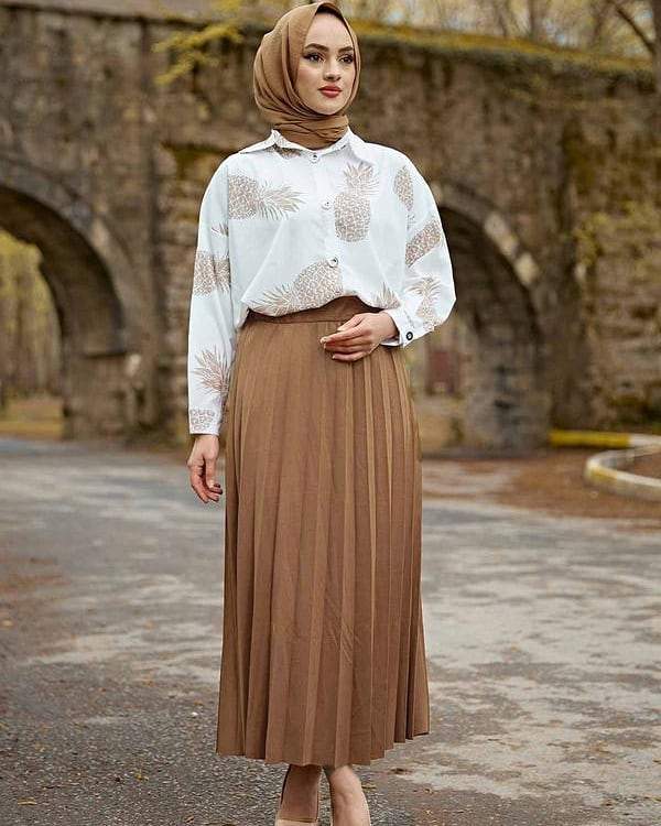 Pleated Camel Skirt - So... - Divinity Collection